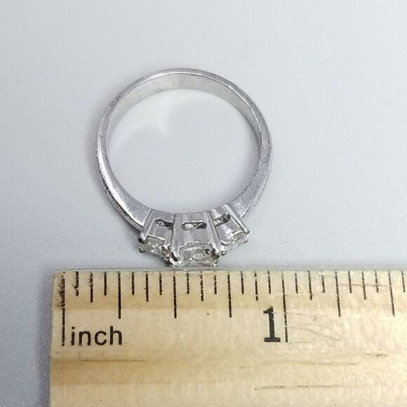 Vintage Classic Three Stone Rhinestone Ring, Size 8.5 Silver Tone Band, Estate - Picture 3 of 6